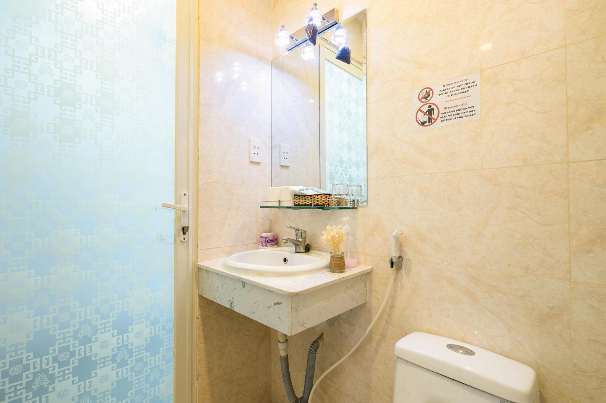 Cozy Inn Near Buivien Street Ho Chi Minh City Exterior photo