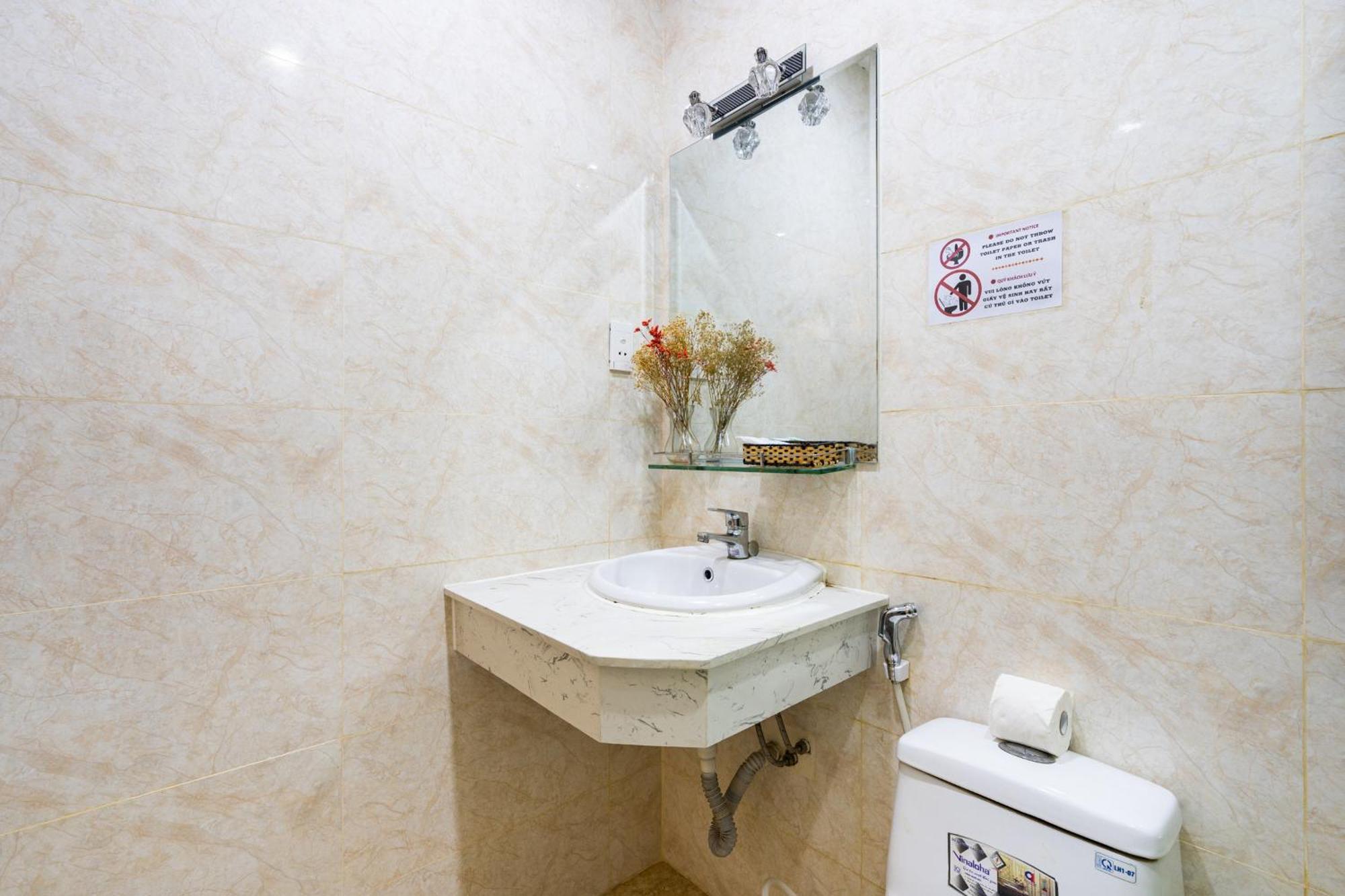 Cozy Inn Near Buivien Street Ho Chi Minh City Exterior photo